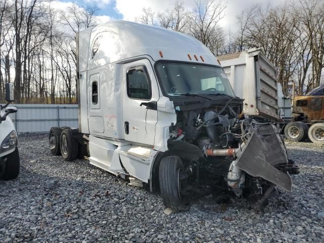 2018 Freightliner Cascadia 126