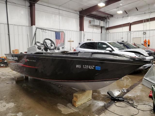 2019 Tracker Boat