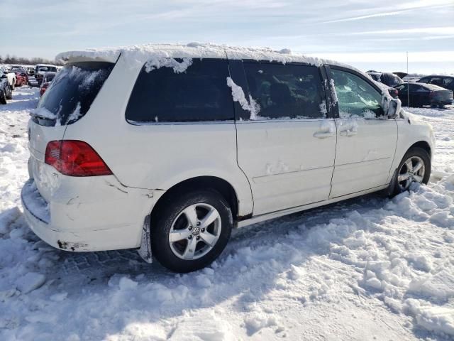 2011 Volkswagen Routan SE