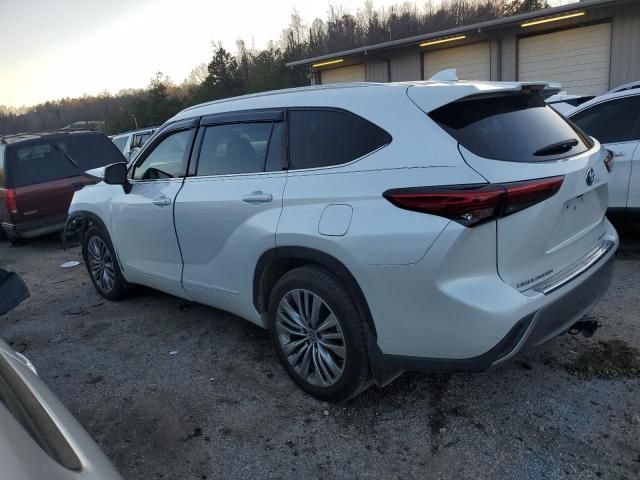 2022 Toyota Highlander Hybrid Platinum