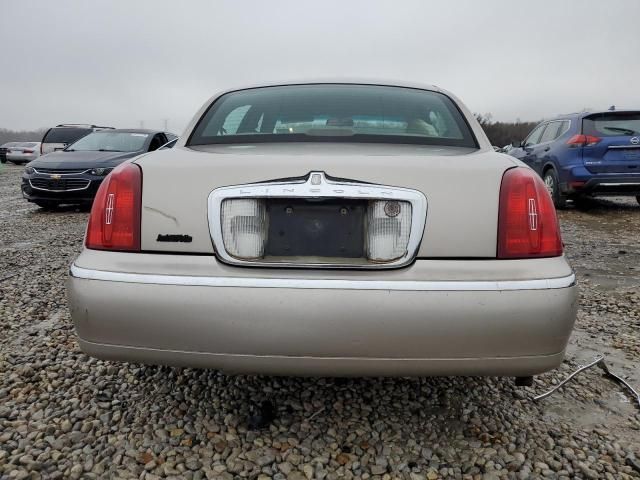 2000 Lincoln Town Car Signature