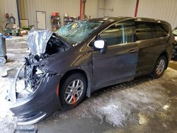Salvage cars for sale from Copart Milwaukee, WI: 2017 Chrysler Pacifica Touring