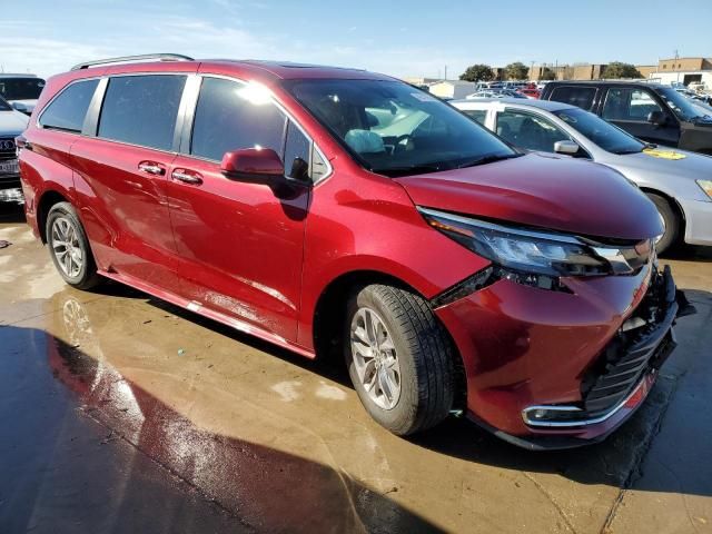 2022 Toyota Sienna XLE