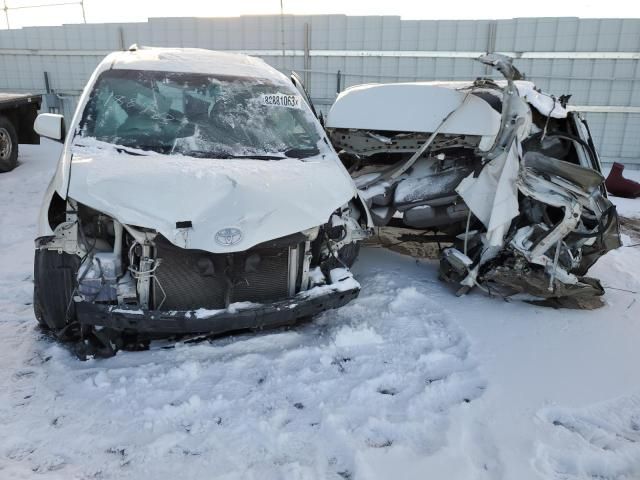 2015 Toyota Sienna XLE