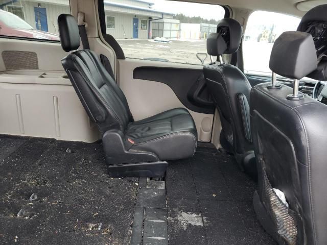 2012 Chrysler Town & Country Touring