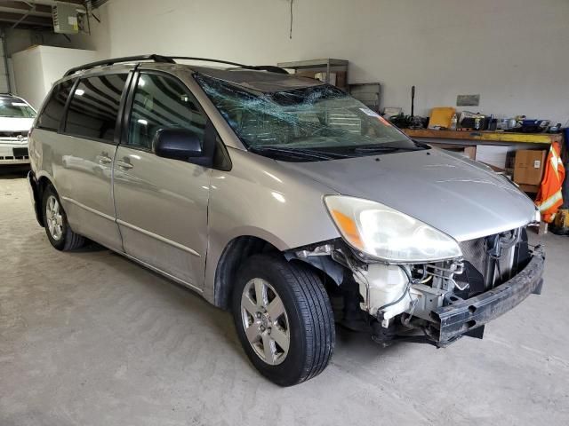 2005 Toyota Sienna CE