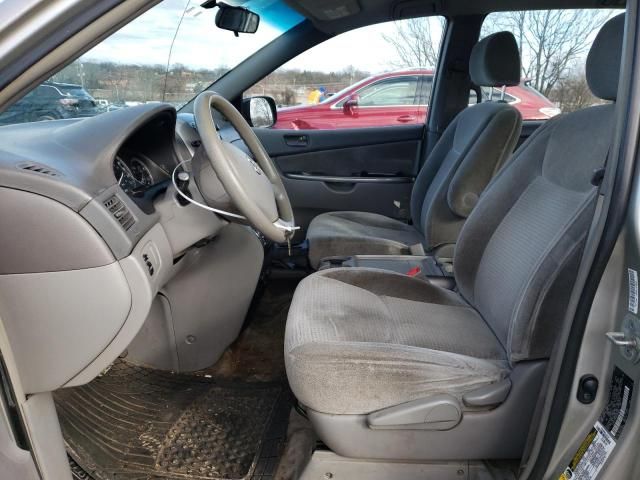 2006 Toyota Sienna CE