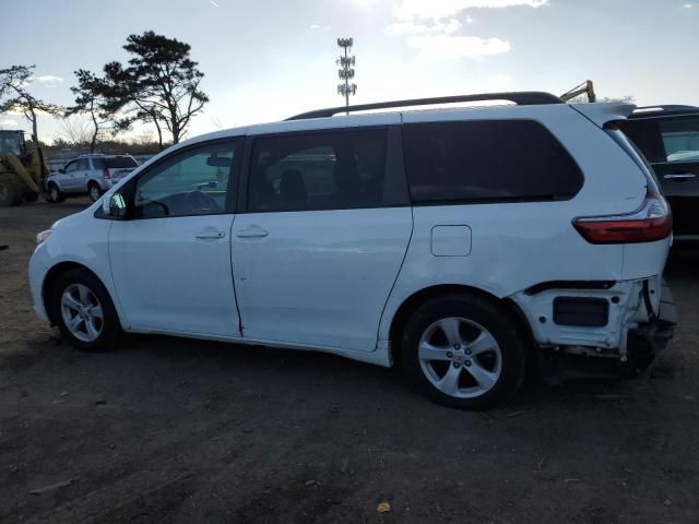 2017 Toyota Sienna LE