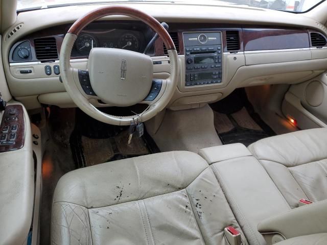 2008 Lincoln Town Car Signature Limited