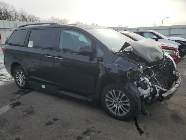 2018 Toyota Sienna XLE