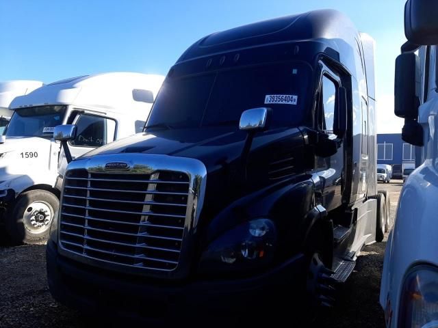 2016 Freightliner Cascadia 113