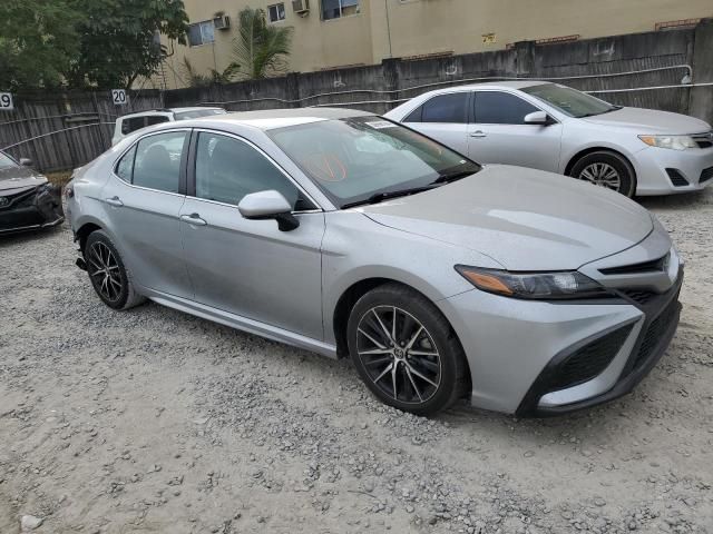 2022 Toyota Camry SE