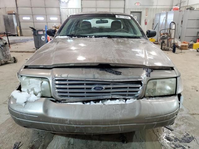 2004 Ford Crown Victoria