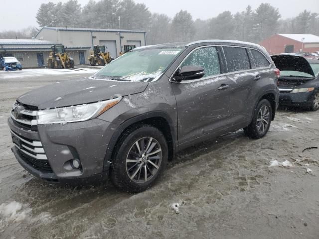 2017 Toyota Highlander SE