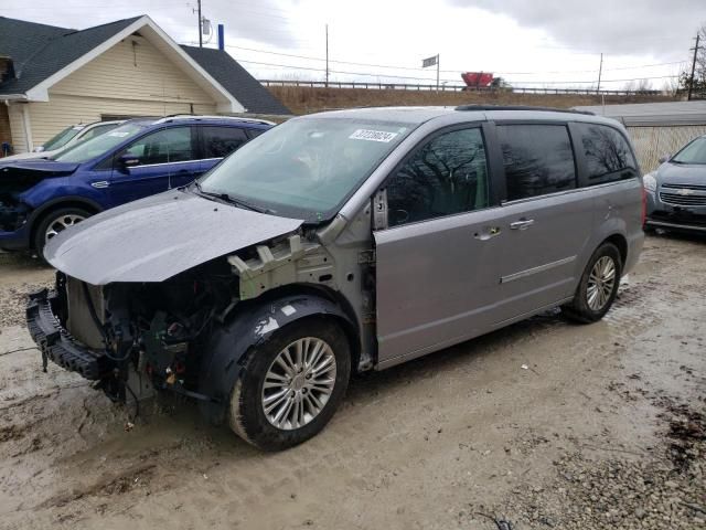 2013 Chrysler Town & Country Touring L