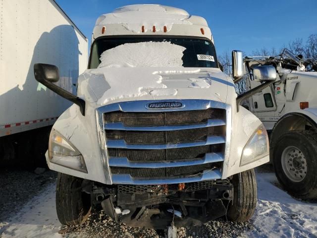 2019 Freightliner Cascadia 126