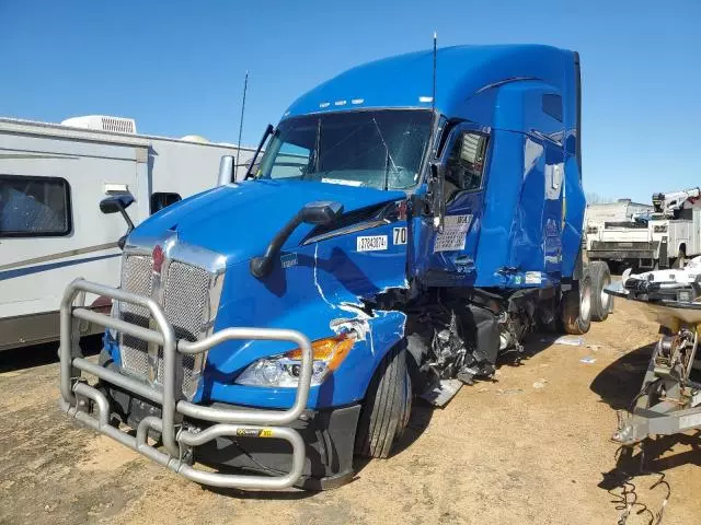 2023 Kenworth Construction T680