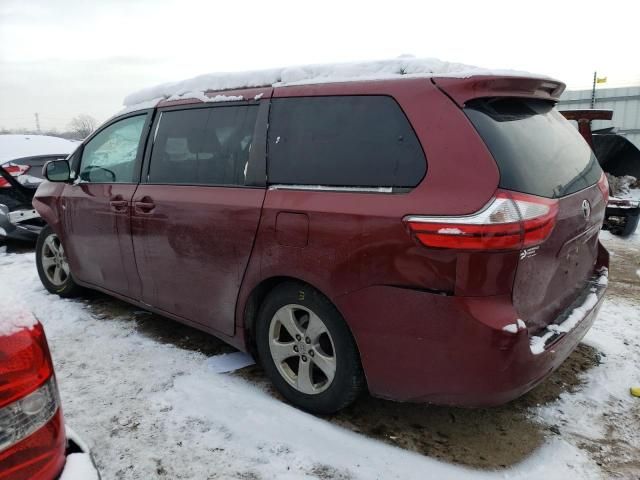 2016 Toyota Sienna LE