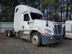 Salvage trucks for sale at Shreveport, LA auction: 2018 Freightliner Cascadia 125