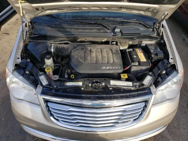 2012 Chrysler Town & Country Limited