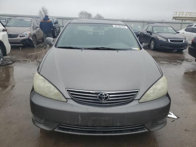 2005 Toyota Camry LE