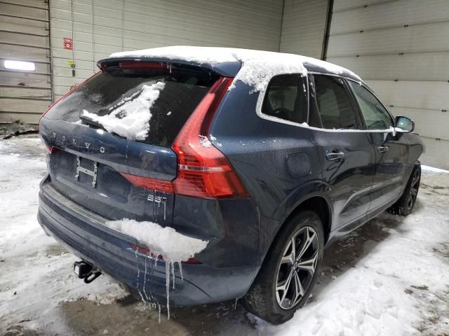 2022 Volvo XC60 B5 Momentum