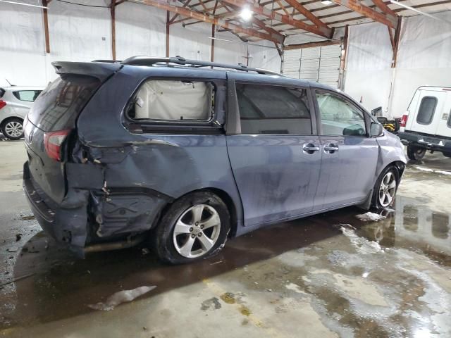 2016 Toyota Sienna LE