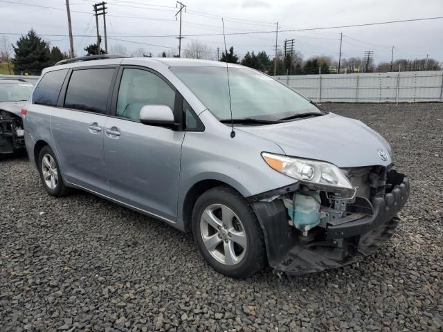 2014 Toyota Sienna LE