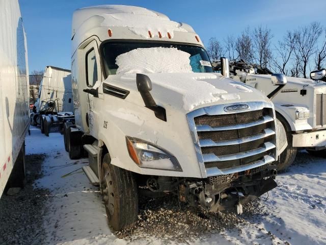 2019 Freightliner Cascadia 126