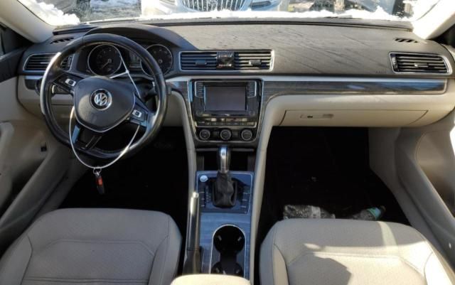 2018 Volkswagen Passat SE