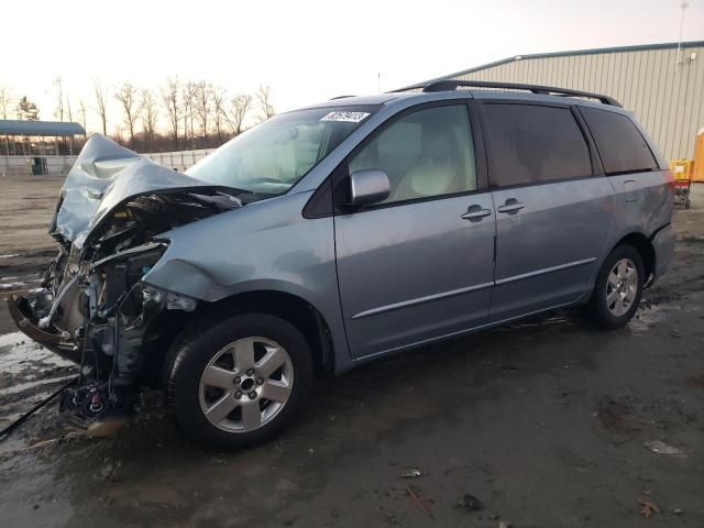 2004 Toyota Sienna XLE