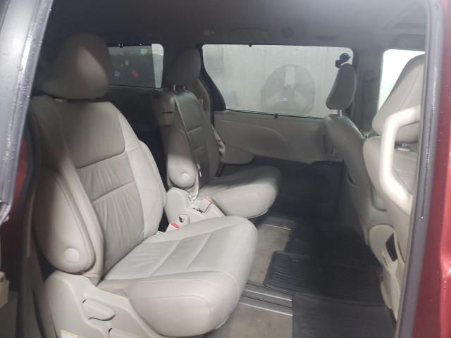 2016 Toyota Sienna XLE