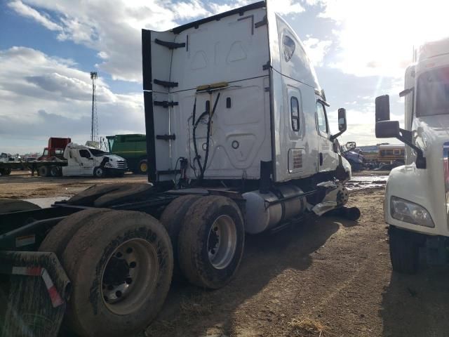 2020 Freightliner Cascadia 126