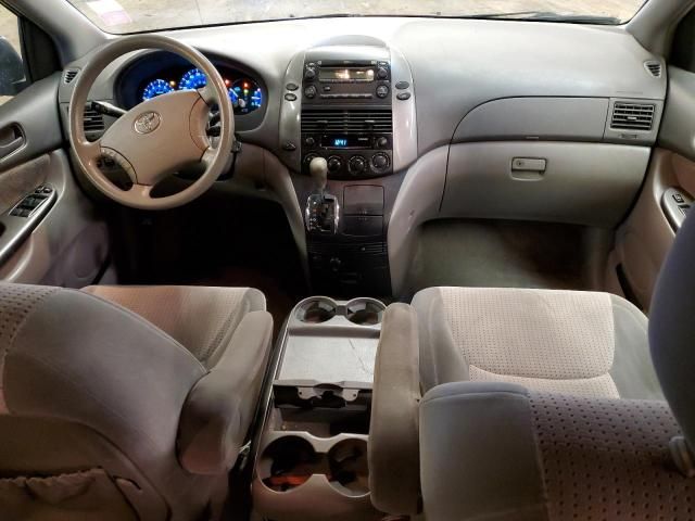 2009 Toyota Sienna CE