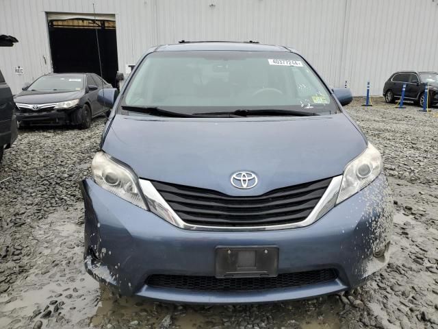 2014 Toyota Sienna LE