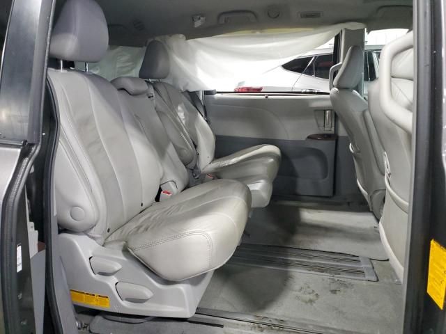 2013 Toyota Sienna XLE