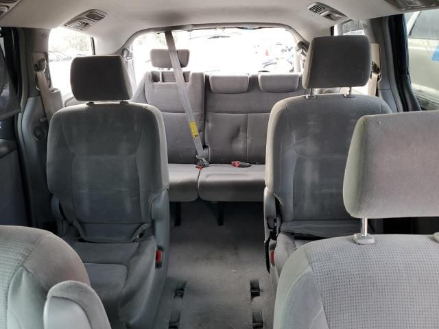 2004 Toyota Sienna CE