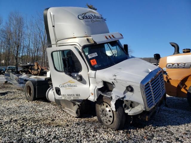 2018 Freightliner Cascadia 113