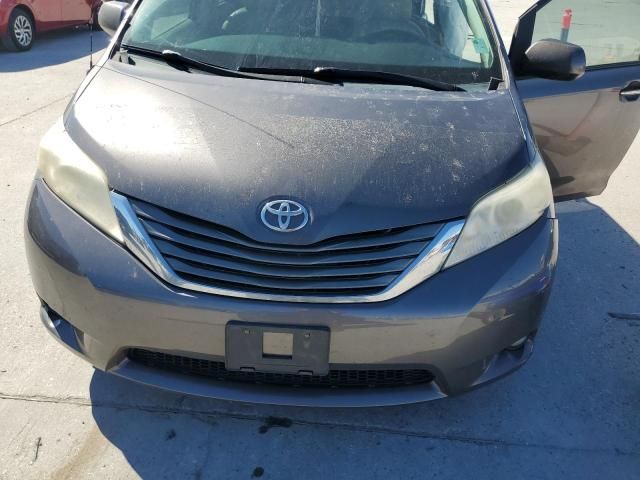 2013 Toyota Sienna XLE