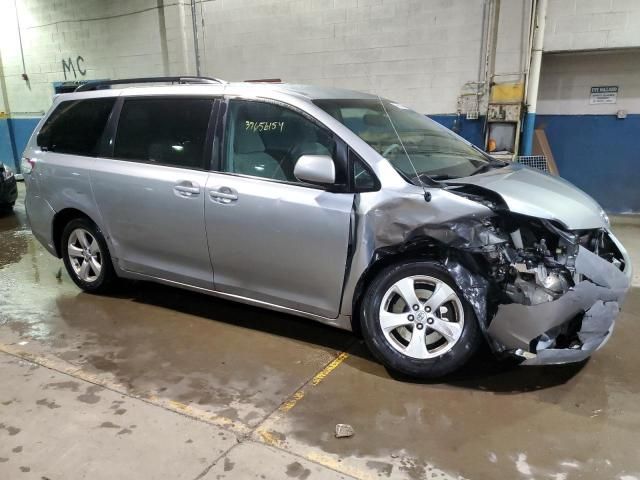 2013 Toyota Sienna LE