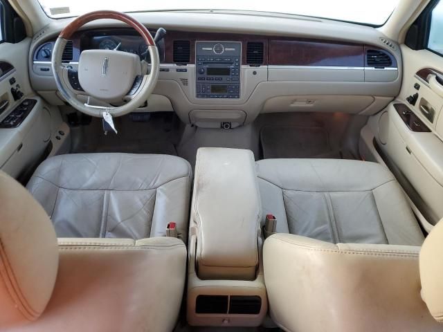 2007 Lincoln Town Car Signature Limited