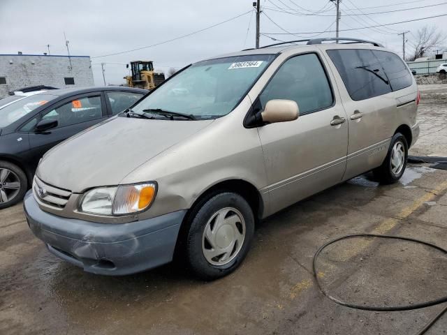 2001 Toyota Sienna LE