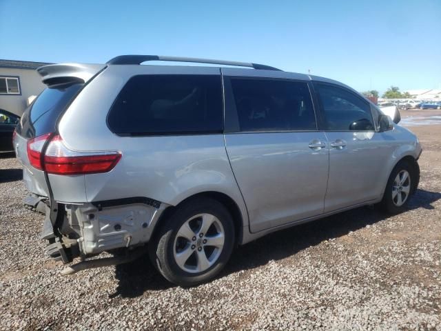 2017 Toyota Sienna LE