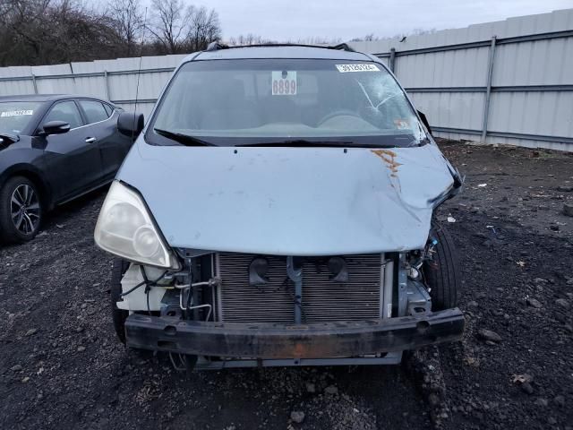 2005 Toyota Sienna CE