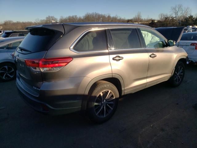 2019 Toyota Highlander SE