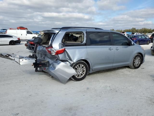 2017 Toyota Sienna XLE