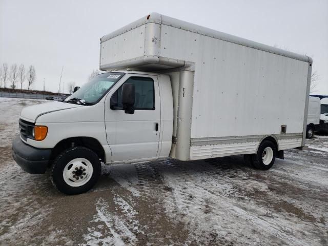 2006 Ford Econoline E450 Super Duty Cutaway Van