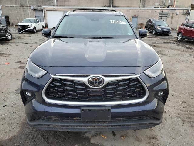 2022 Toyota Highlander XLE