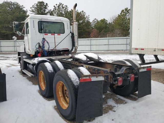 2002 Mack 600 CH600