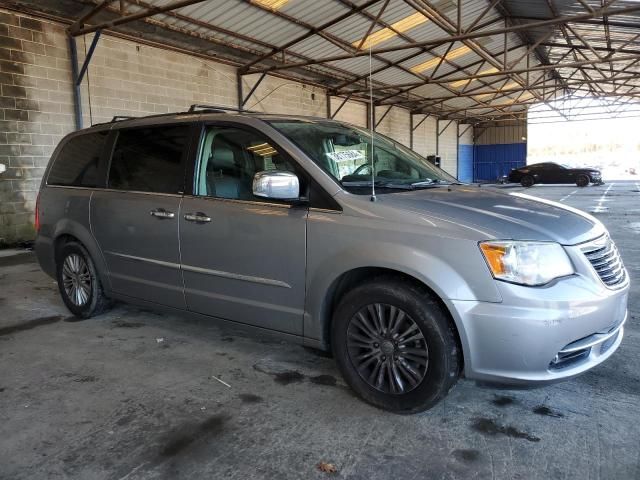 2013 Chrysler Town & Country Touring L